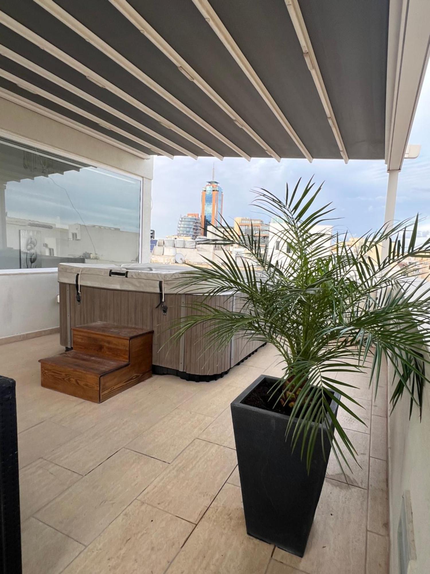 Cherry Penthouse In Spinola Bay
