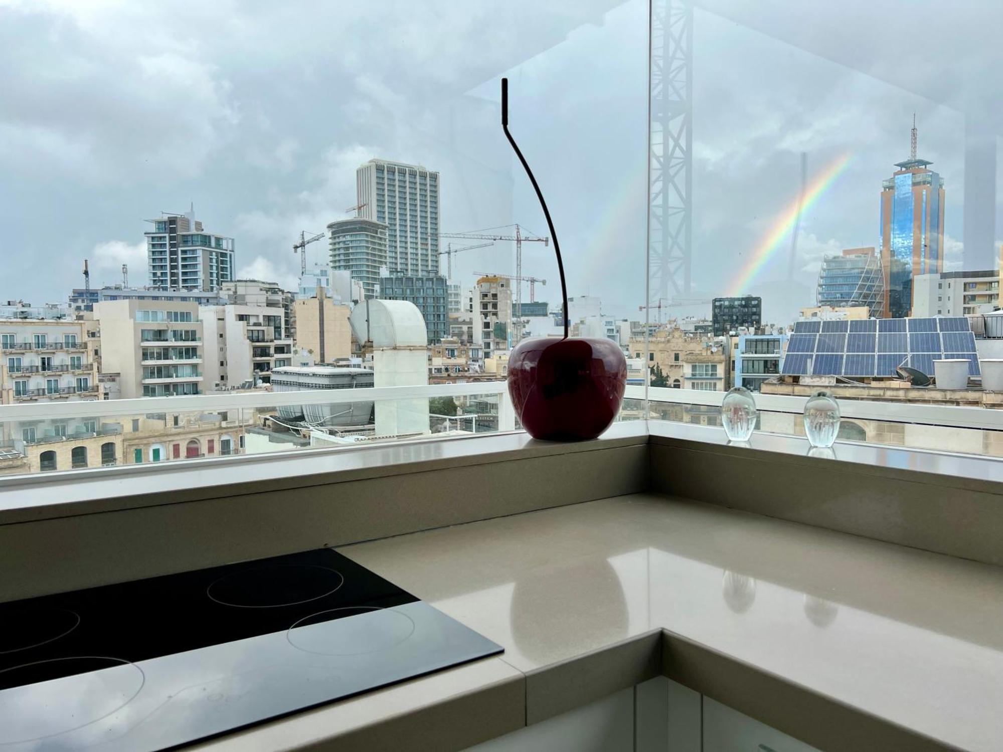 Cherry Penthouse In Spinola Bay